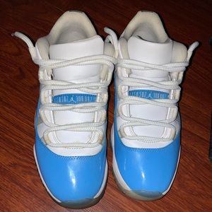 Jordan 11 UNC Men’s size 8